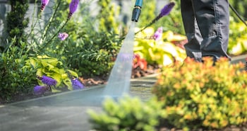 How to Pick a Small Semi-Pro Gas Power Washer