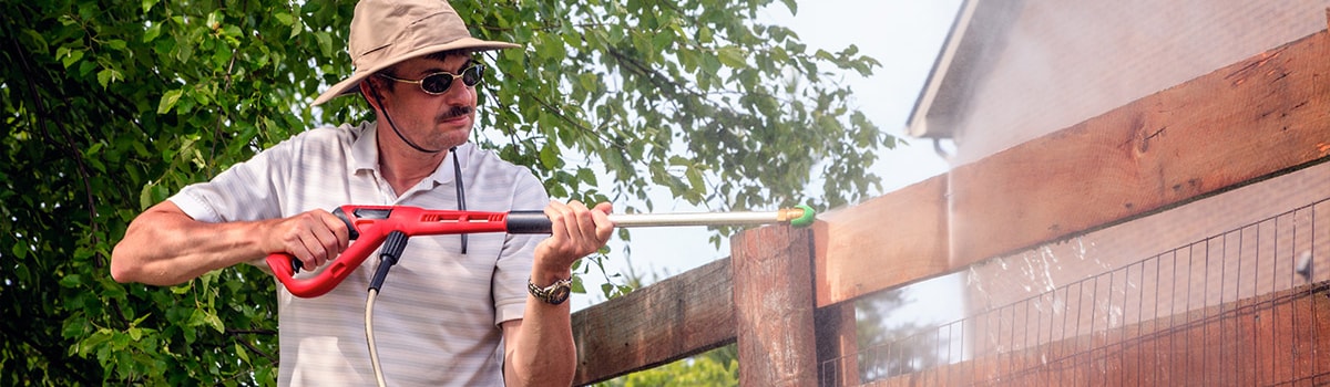 Cleaning and Reviving a Wood Fence