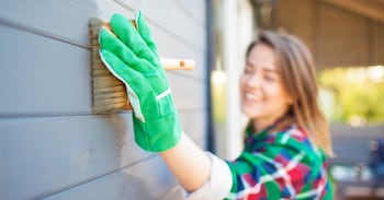 Pressure Washing a Home Before Painting