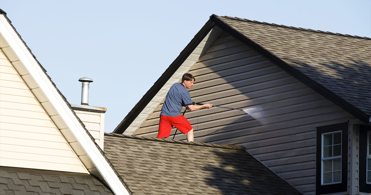 Pressure Washing Vinyl Siding